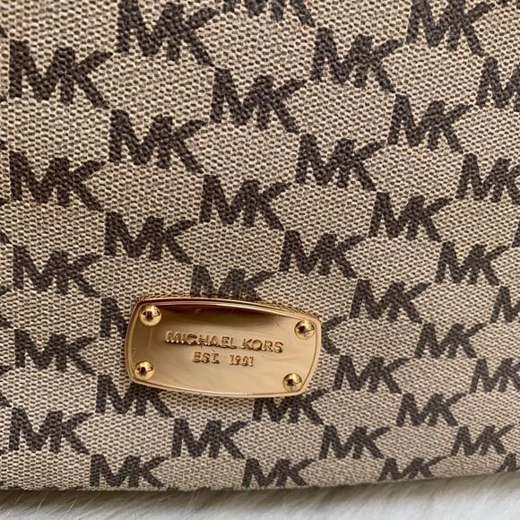 MICHAEL KORS JET SET Logo Nat'l/Acorn Large Pleated NS Convertible Shoulder Bag - Picture 4 of 16